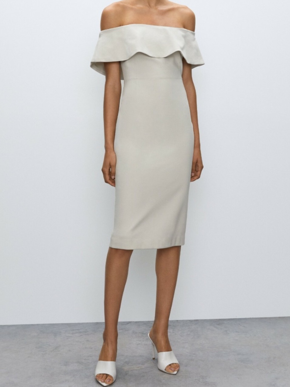 Aritzia Babaton Rusian  dress